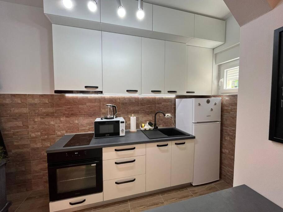 Apartment Lijepo Ureden Stan U Centru Grada *