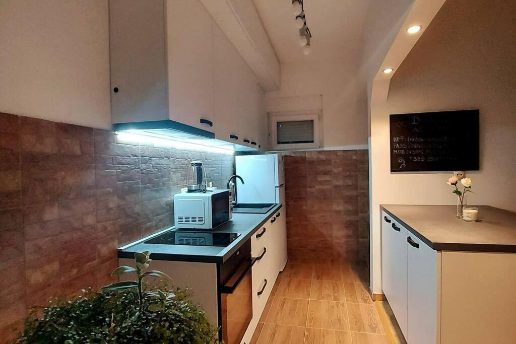 Apartment Lijepo Ureden Stan U Centru Grada